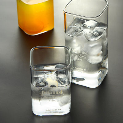 ハンドメイドの正方形のガラス コップ、飲むことのための薄い壁のホウケイ酸ガラスのマグ サプライヤー