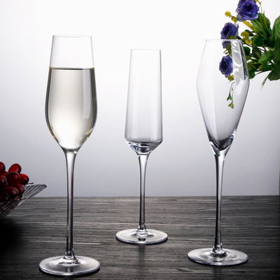 長の贅沢な水晶ワイン グラスは無鉛シャンペンのフルート ガラスを止めました サプライヤー