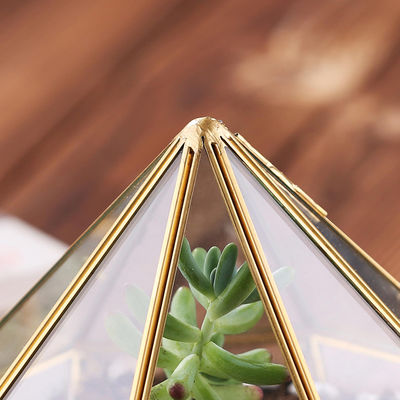 銅のピラミッドの装飾のためのガラスHomewareの掛かる陸生動物飼育器の卓上のつぼ サプライヤー