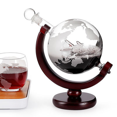 ホウケイ酸塩によってエッチングされるガラス デカンター、ワイン グラスのコップのギフト セットが付いている地球のウィスキーのデカンター サプライヤー