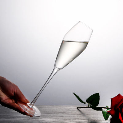 長の贅沢な水晶ワイン グラスは無鉛シャンペンのフルート ガラスを止めました サプライヤー